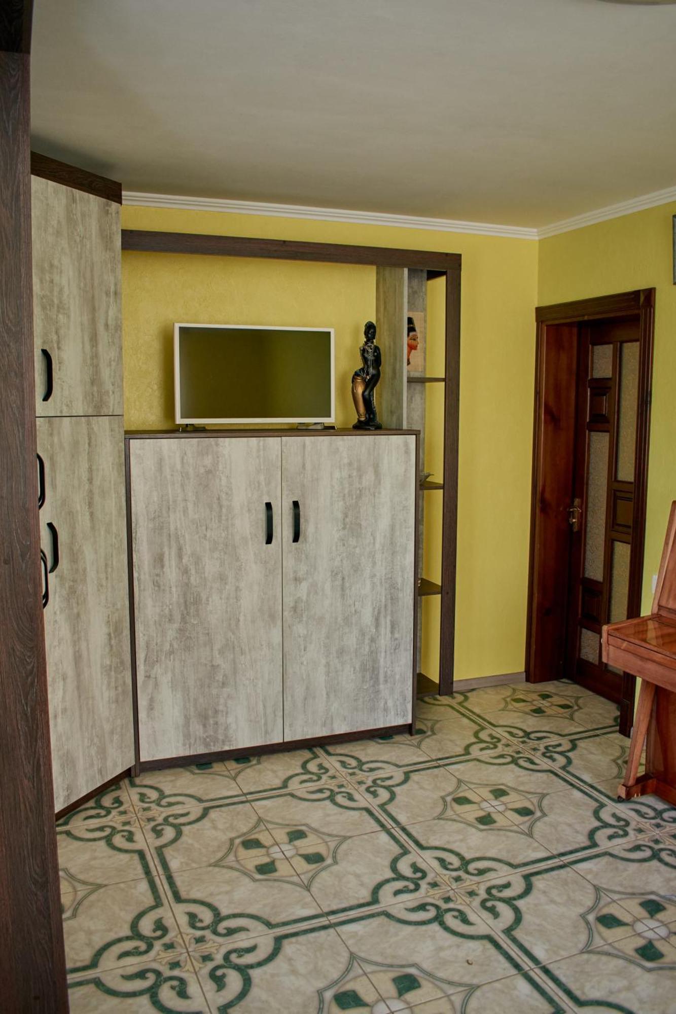 Vacation Home Lubov Camenița Exterior foto